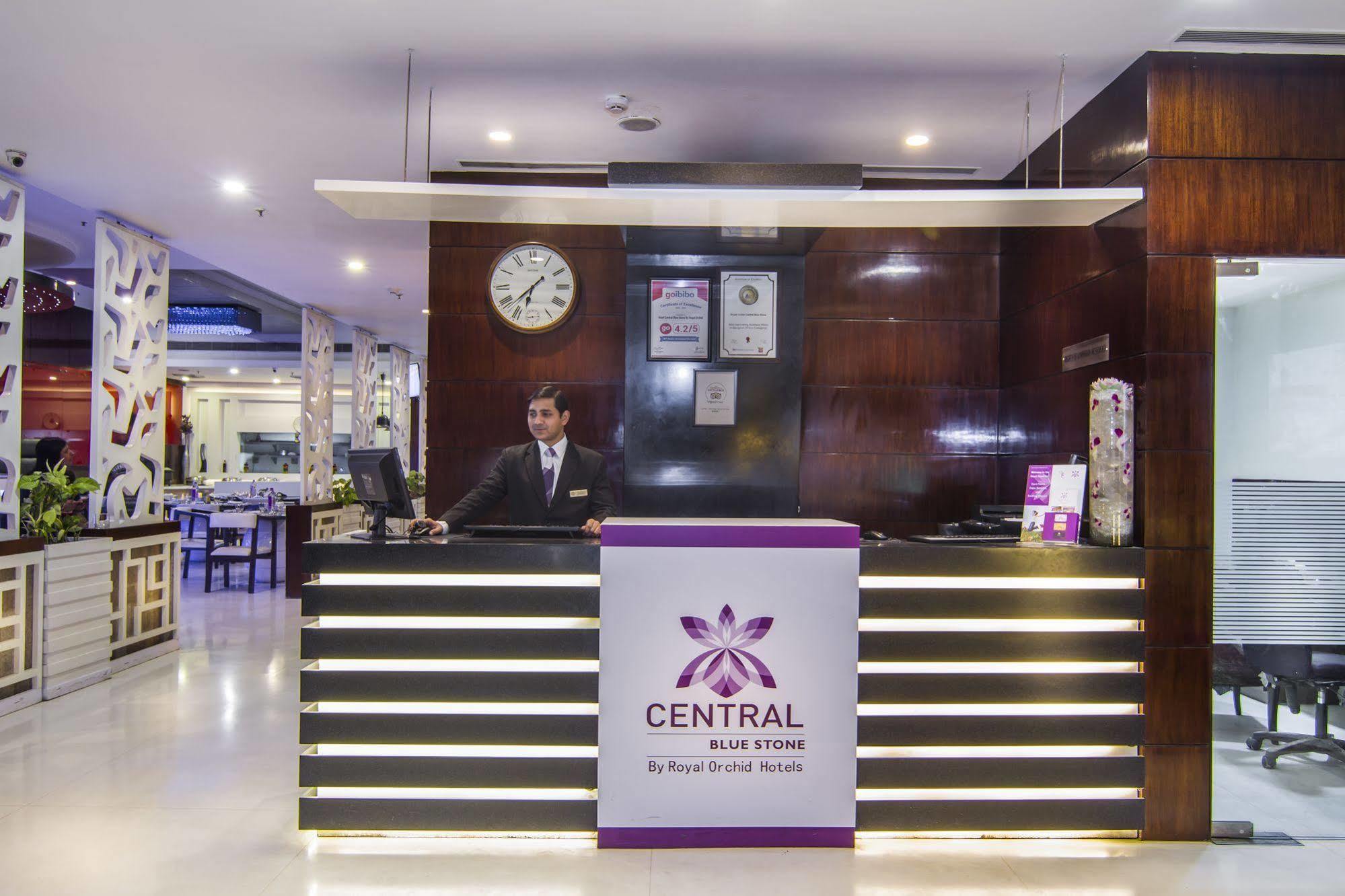 Central Blue Stone By Royal Orchid Gurgaon Esterno foto
